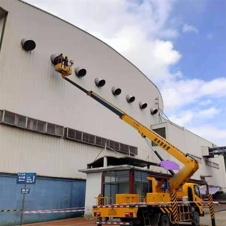 惠城高空作业车出租服务：专业广告牌安装解决方案