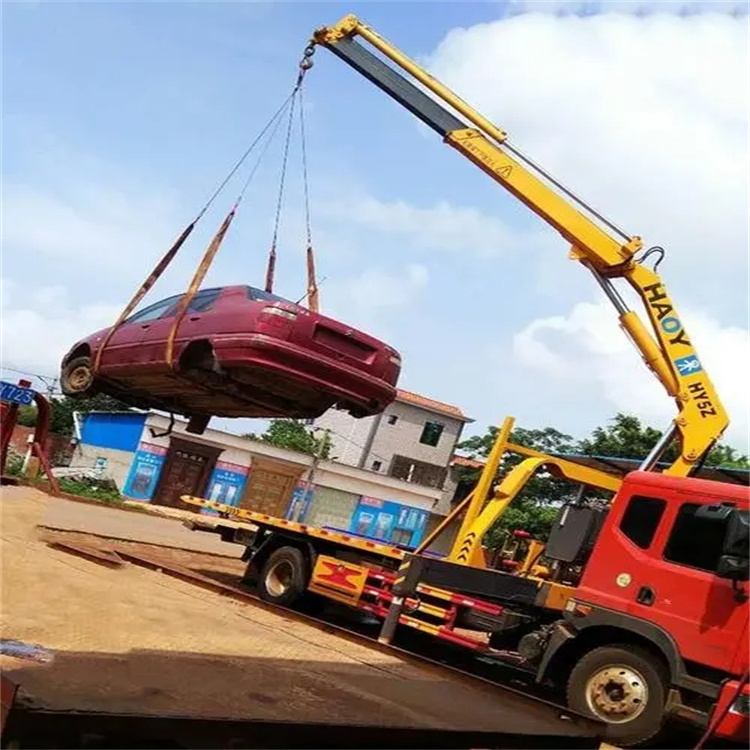 惠城吊车吊汽车的正确方法